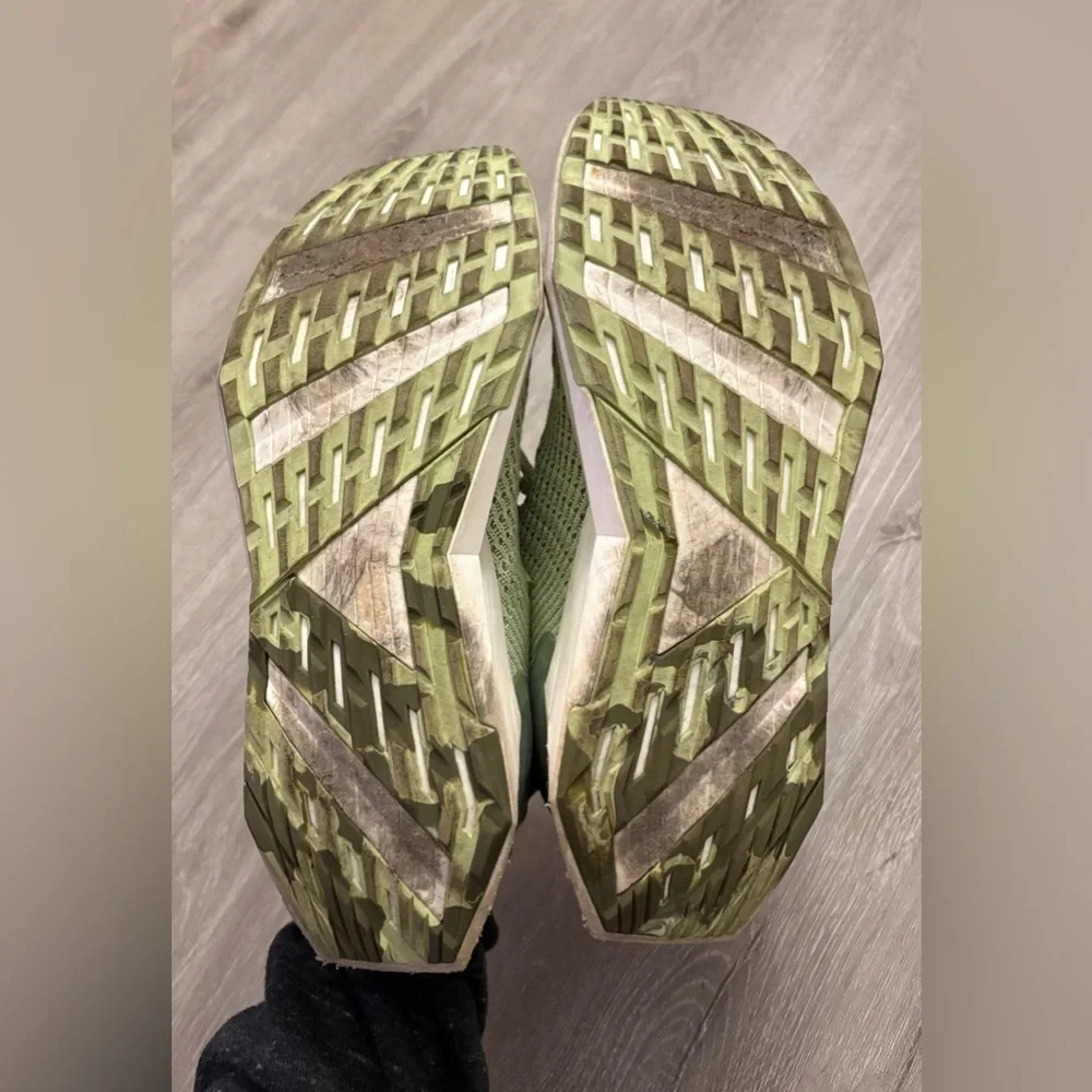 Women’s Size 9.5 Light Green Allbirds Tree Flyer TF‎ 9.92 Running Shoes
